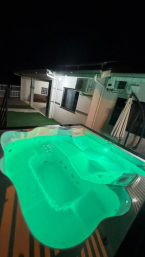 Casa Amor Perfeito com Jacuzzi- 3 quartos climatizados, confortável e próximo ao Parque Termal!